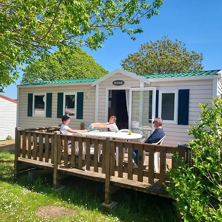 Le Bellevue 营地 *